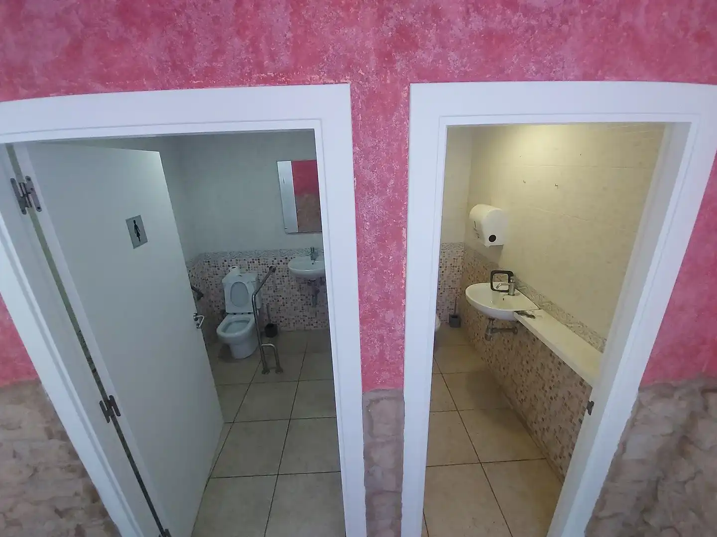 Bathroom of Office for sale in Palamós  with Air Conditioner, Heating and Terrace