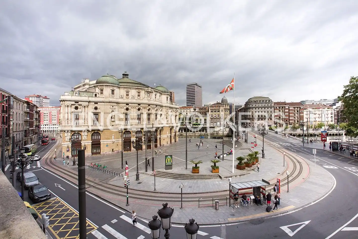 Vista exterior de Piso de alquiler en Bilbao  con Calefacción, Amueblado y Balcón