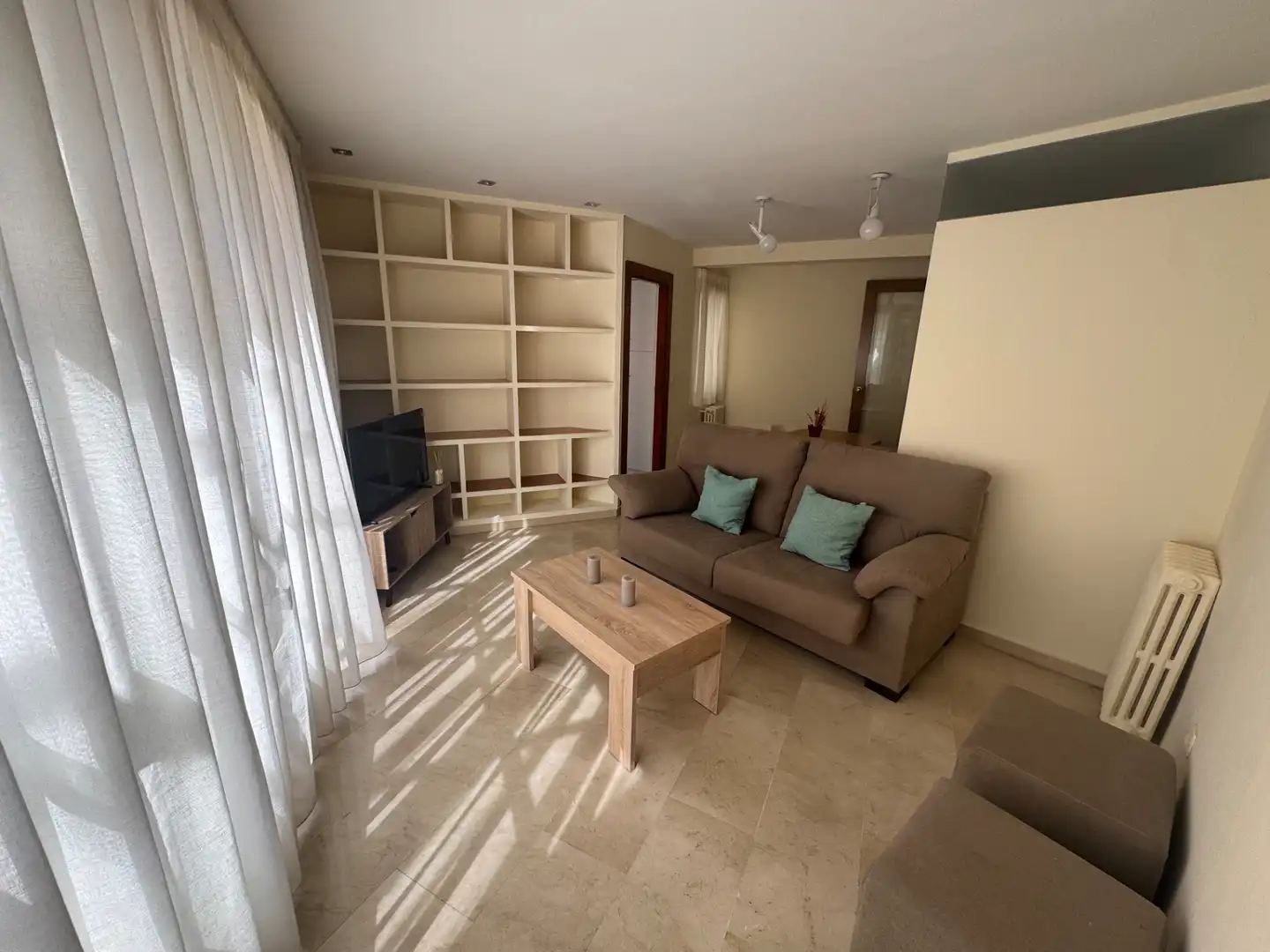 Living room of Flat for rent in Jaén  with Air Conditioner, Heating and Terrace