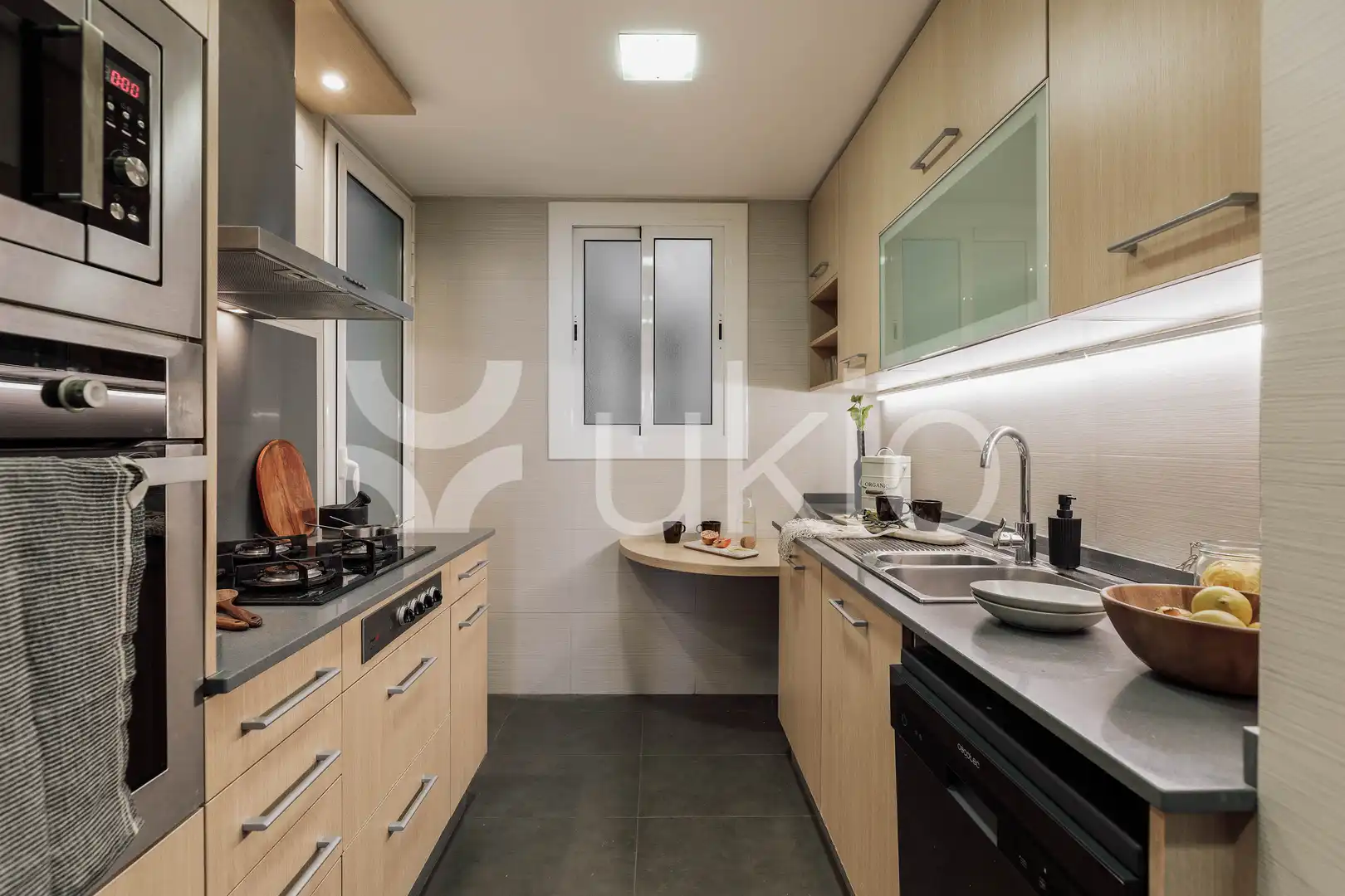 Cuina de Apartament de lloguer en Barcelona amb Aire condicionat, Calefacció i Terrassa