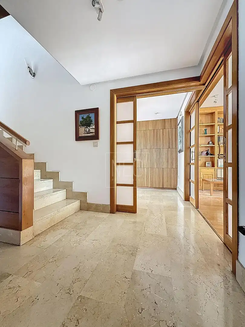 Einfamilien-Reihenhaus zum Verkauf in Granada mit Klimaanlage, Privatgarten und Terrasse