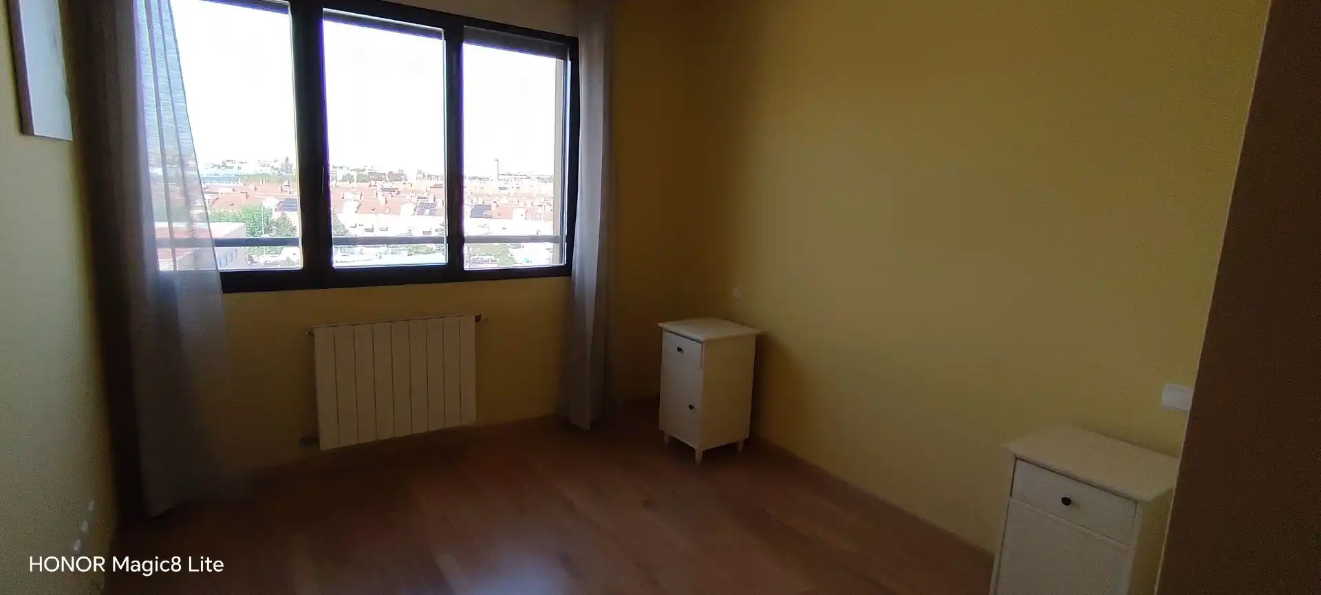 Bedroom of Flat for rent in Alcalá de Henares  with Air Conditioner, Heating and Storage room