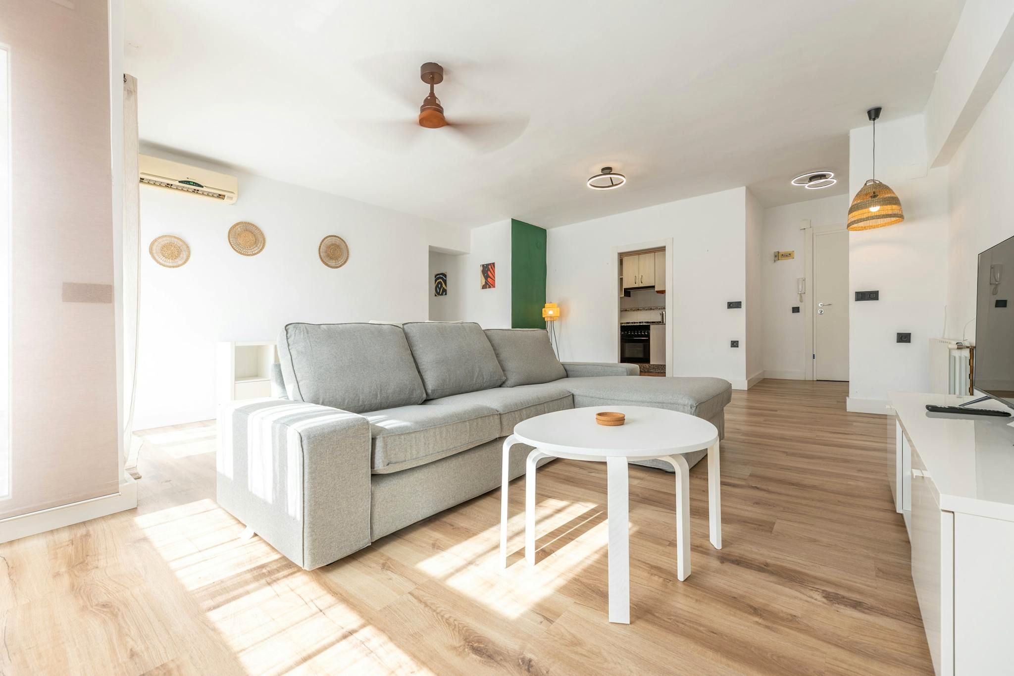 Living room of Flat to rent in  Valencia Capital  with Air Conditioner, Heating and Furnished