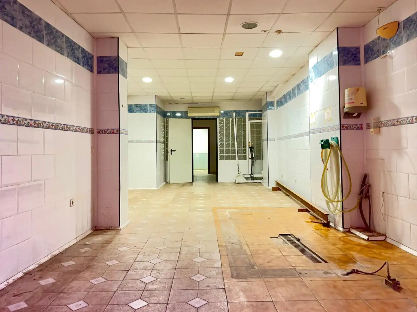 Local de alquiler en Torrent con Aire acondicionado