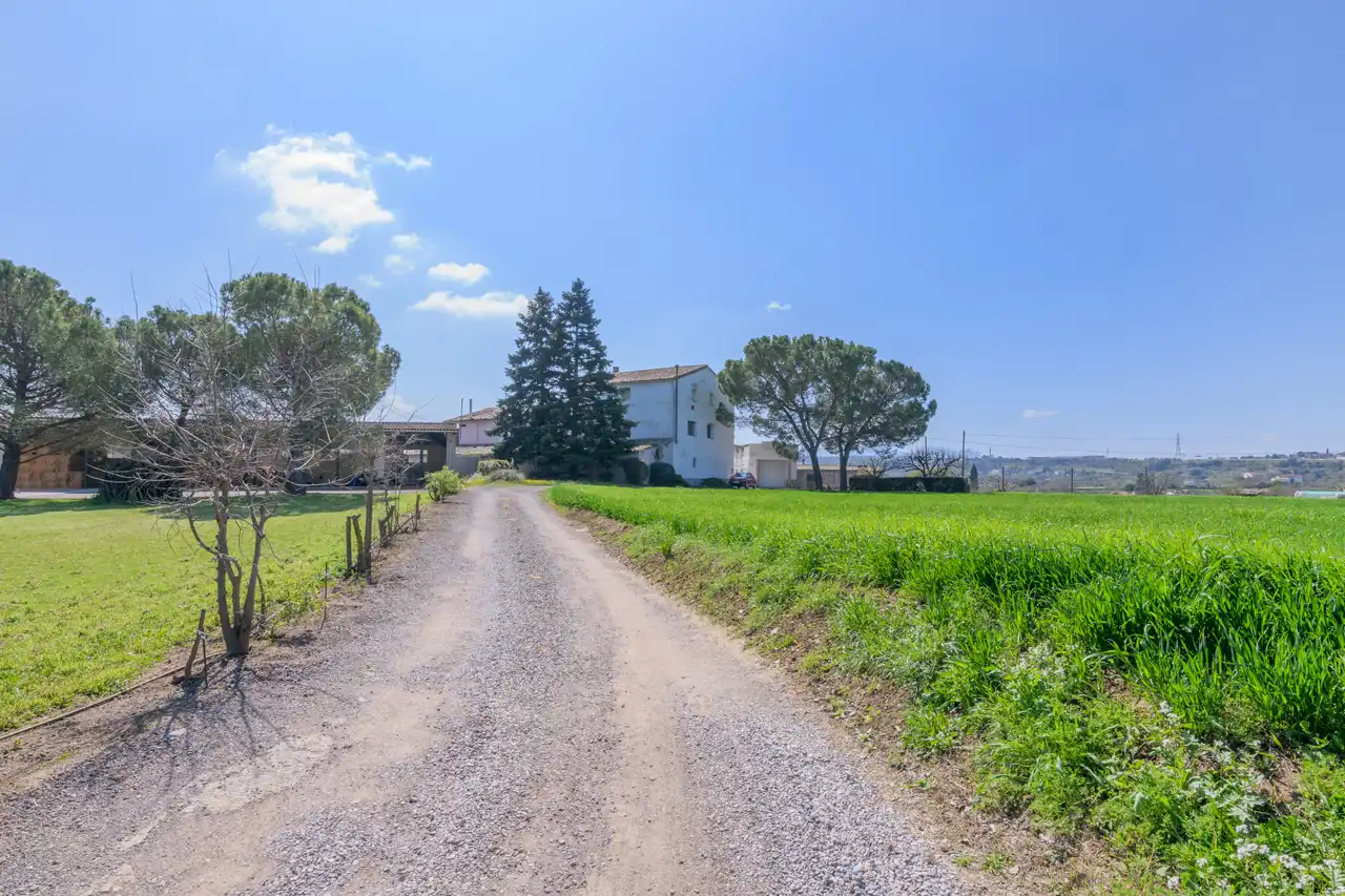 Vista exterior de Finca rústica en venda en Manresa amb Calefacció, Jardí privat i Traster