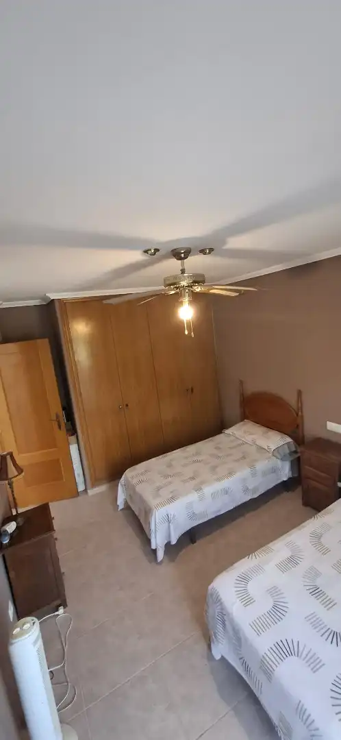 Habitación de Casa o chalet en venta en Benicasim / Benicàssim con Calefacción, Jardín privado y Terraza
