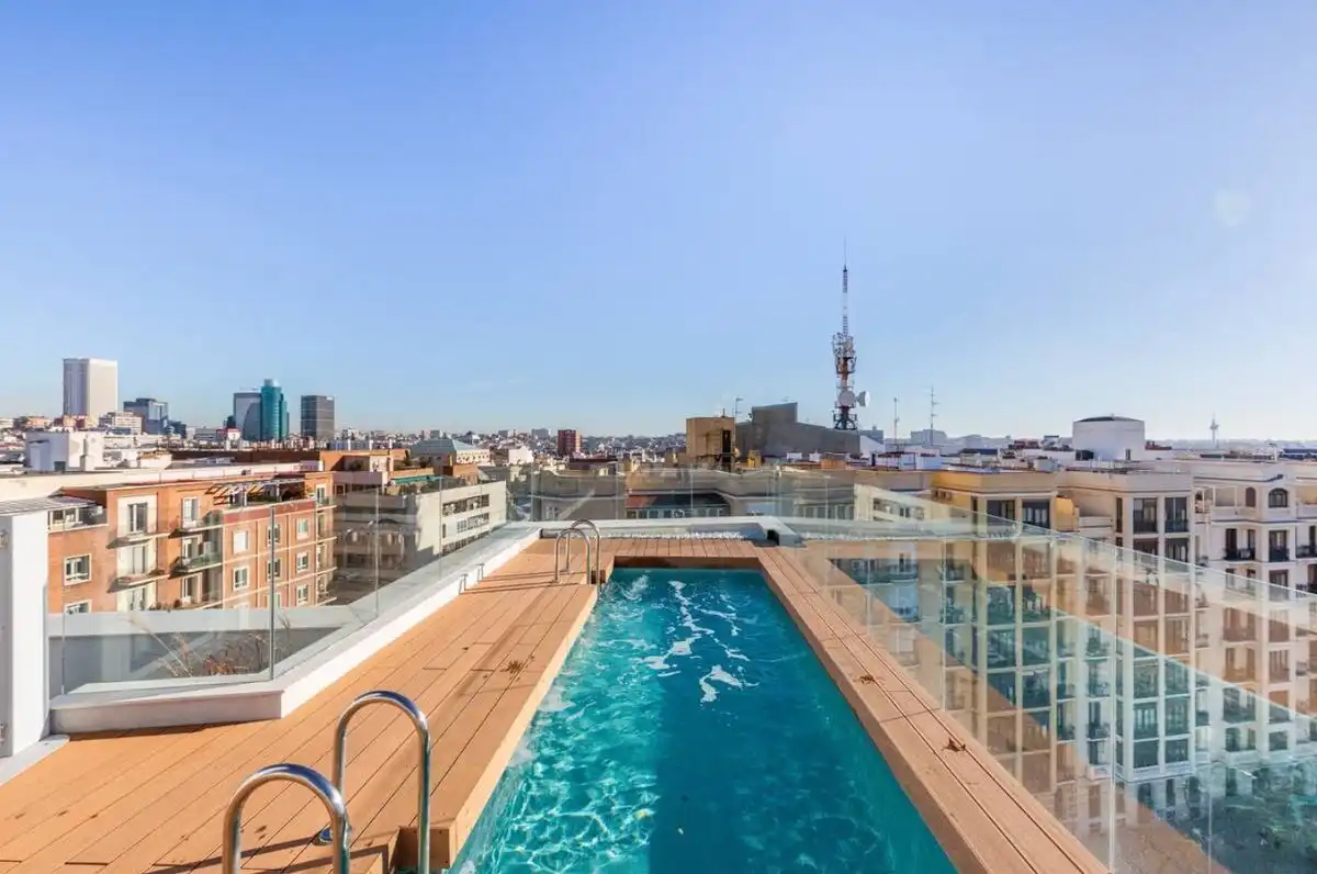 Swimming pool of Flat for rent in Madrid  with Air Conditioner, Heating and Swimming Pool