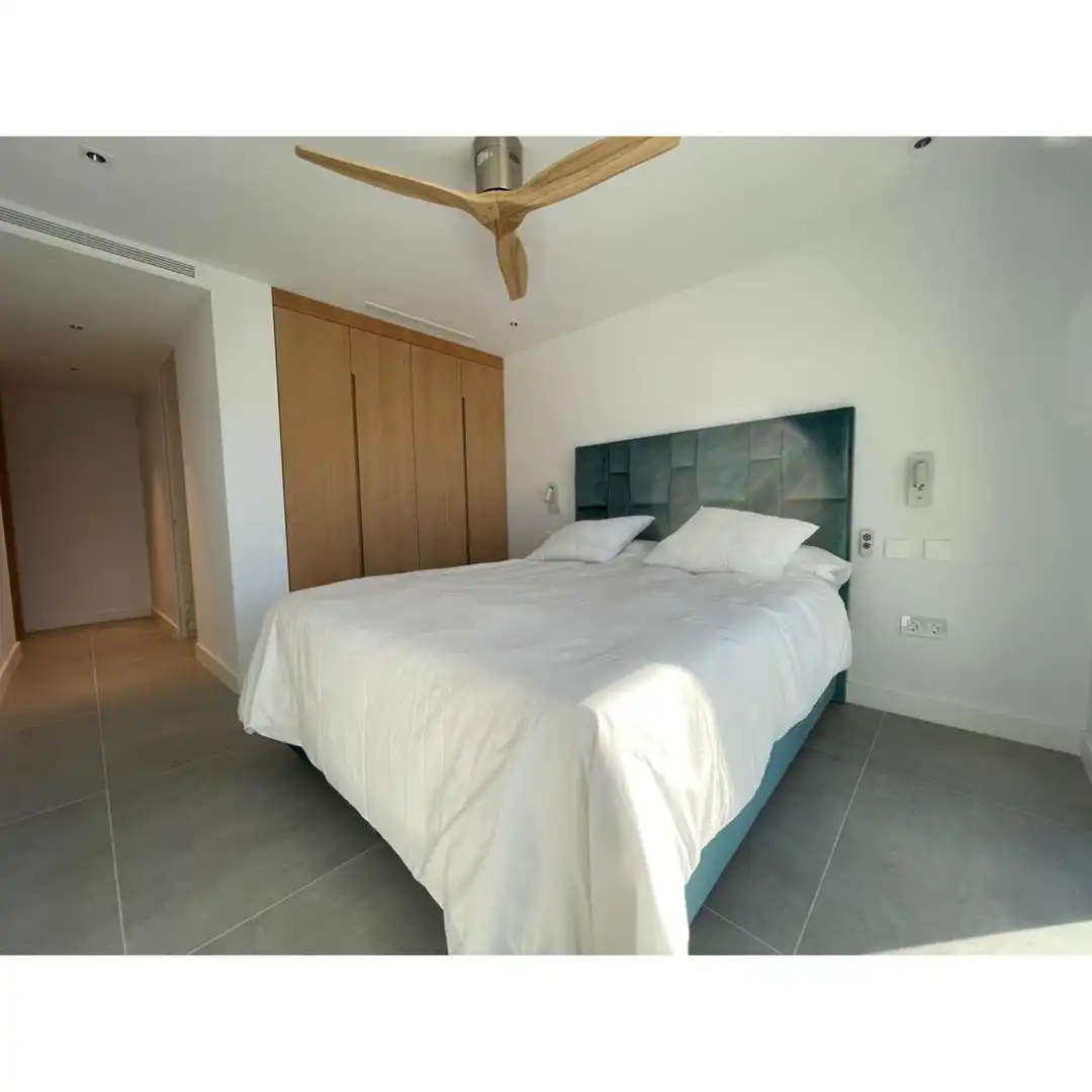Casa o xalet de lloguer a RAMON J SENDER-LA CAMPANA, 5, Las Brisas