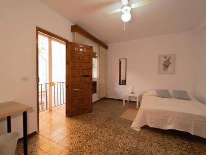 Bedroom of Flat to share in  Sevilla Capital  with Furnished, Washing machine and Balcony