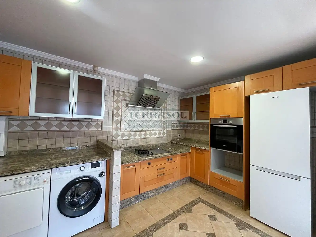 Cuina de Casa o xalet en venda en Vélez-Málaga amb Aire condicionat, Calefacció i Terrassa