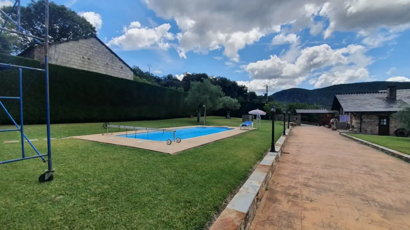 Finca rústica en venda a Camino Iglesia, 3, Carucedo