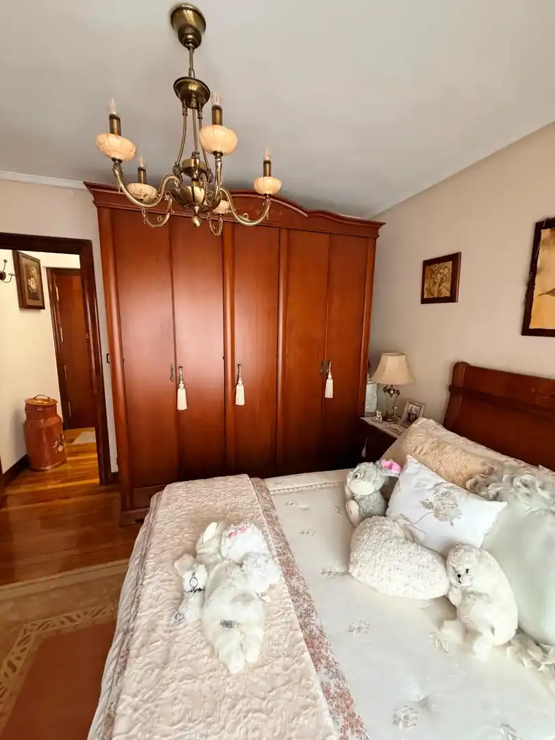 Schlafzimmer von Wohnung zum Verkauf in Portugalete mit Heizung, Ofen und Waschmaschine