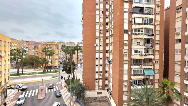 Piso en Venta en Calle VENEGAS en Parque Victoria Eugenia