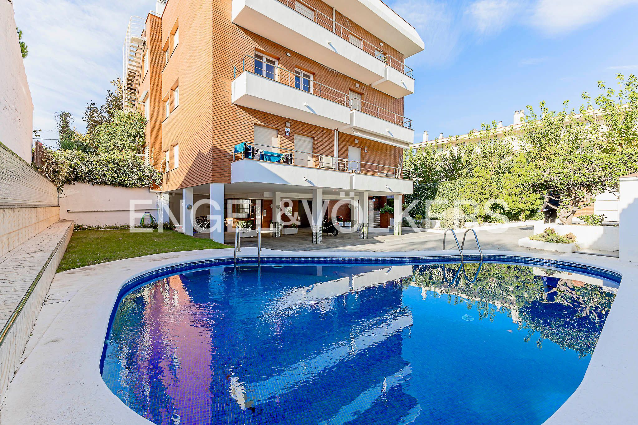 Piscina de Apartament en venda en Sitges amb Calefacció, Jardí privat i Traster