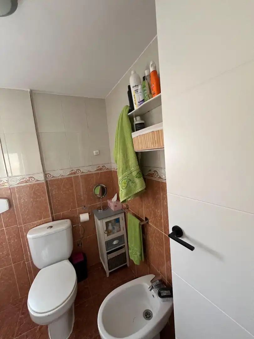 Badezimmer von Wohnung zur Miete in Granada