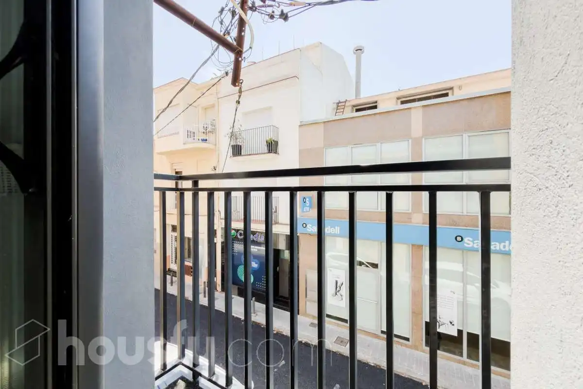 Exterior view of Houses for sale in Badalona  with Air Conditioner, Heating and Terrace