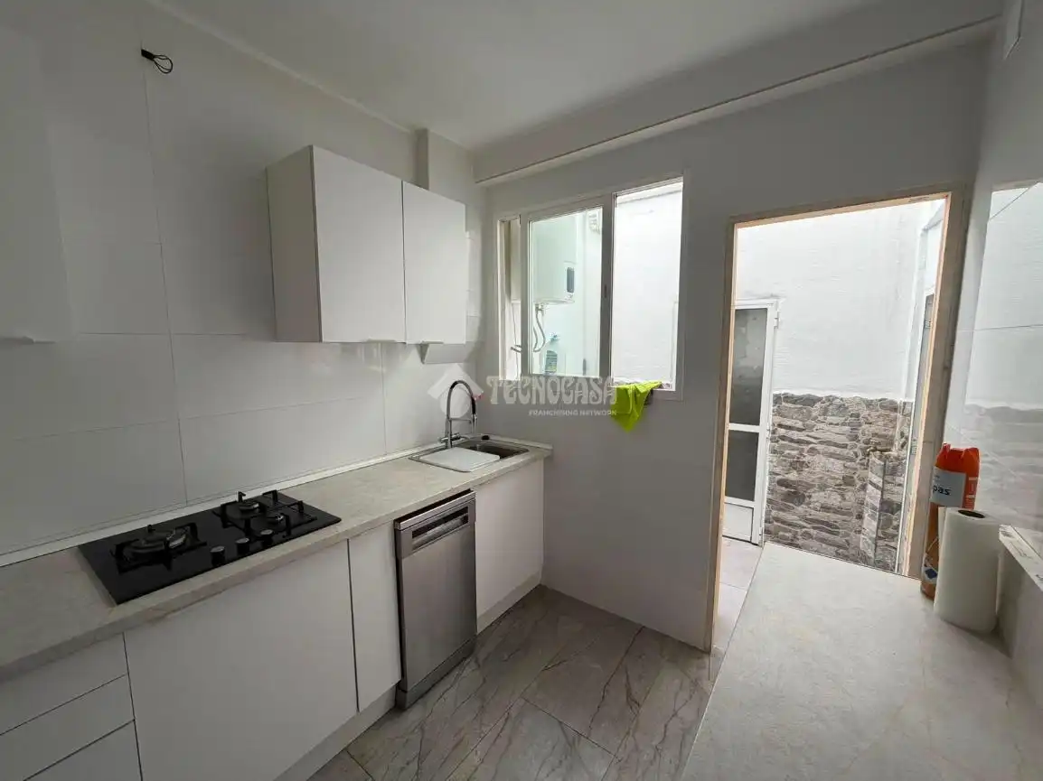 Casa aparellada en venda a Torredonjimeno, imagen 2