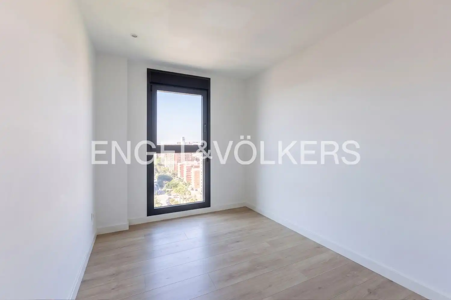 Bedroom of Flat for rent in Valencia  with Air Conditioner, Heating and Terrace