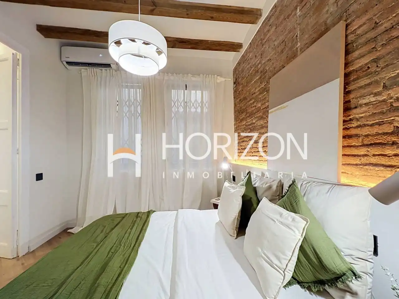 Schlafzimmer von Wohnung zum Verkauf in Barcelona mit Klimaanlage, Heizung und Möbliert