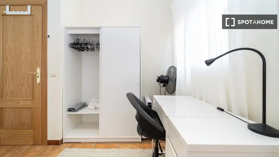Habitación en Sevilla la Nueva