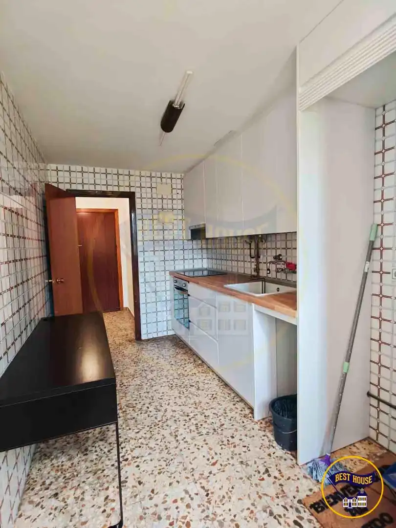 Kitchen of Flat for share in Cuenca  with Heating, Furnished and Balcony