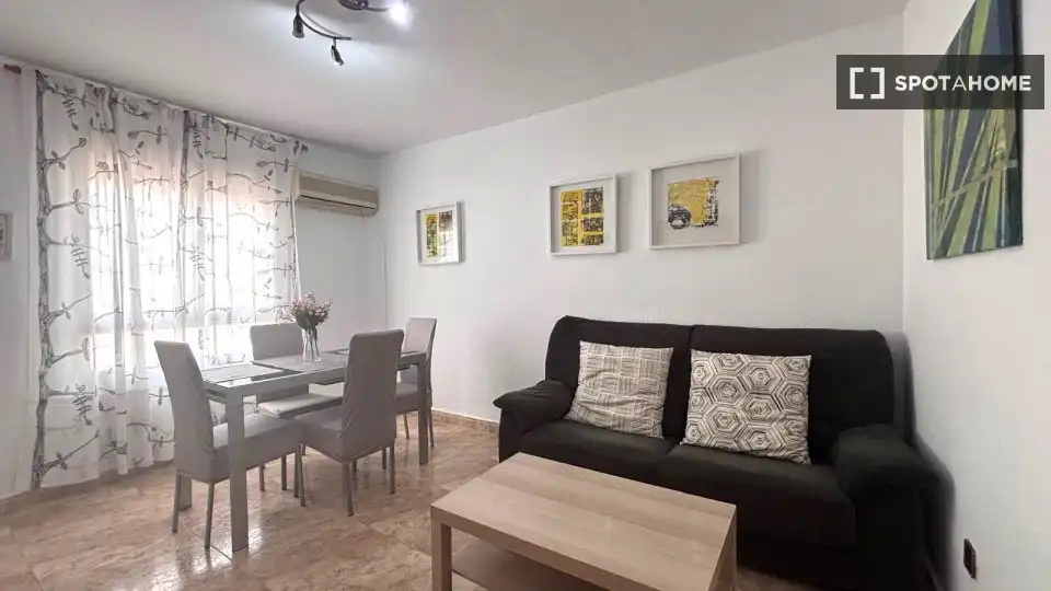 Living room of Flat for rent in Moncada  with Air Conditioner, Heating and Furnished