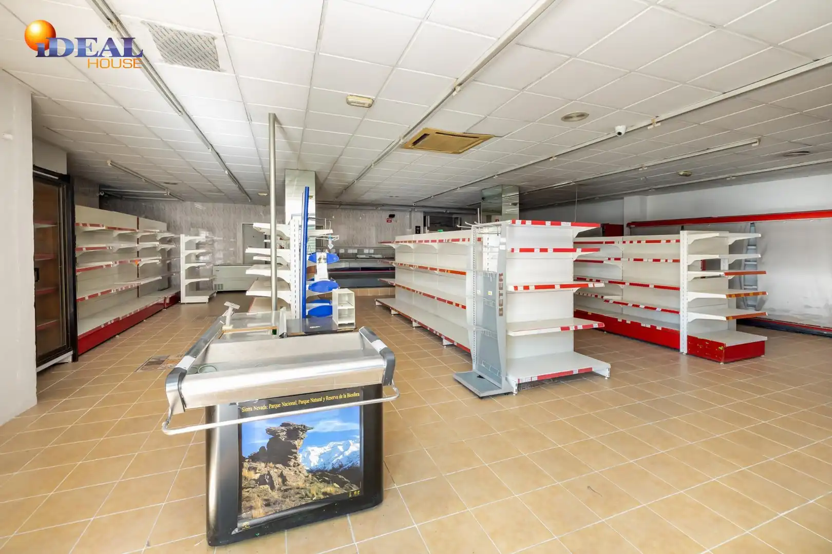 Locale commerciale in vendita a Gójar, imagen 3