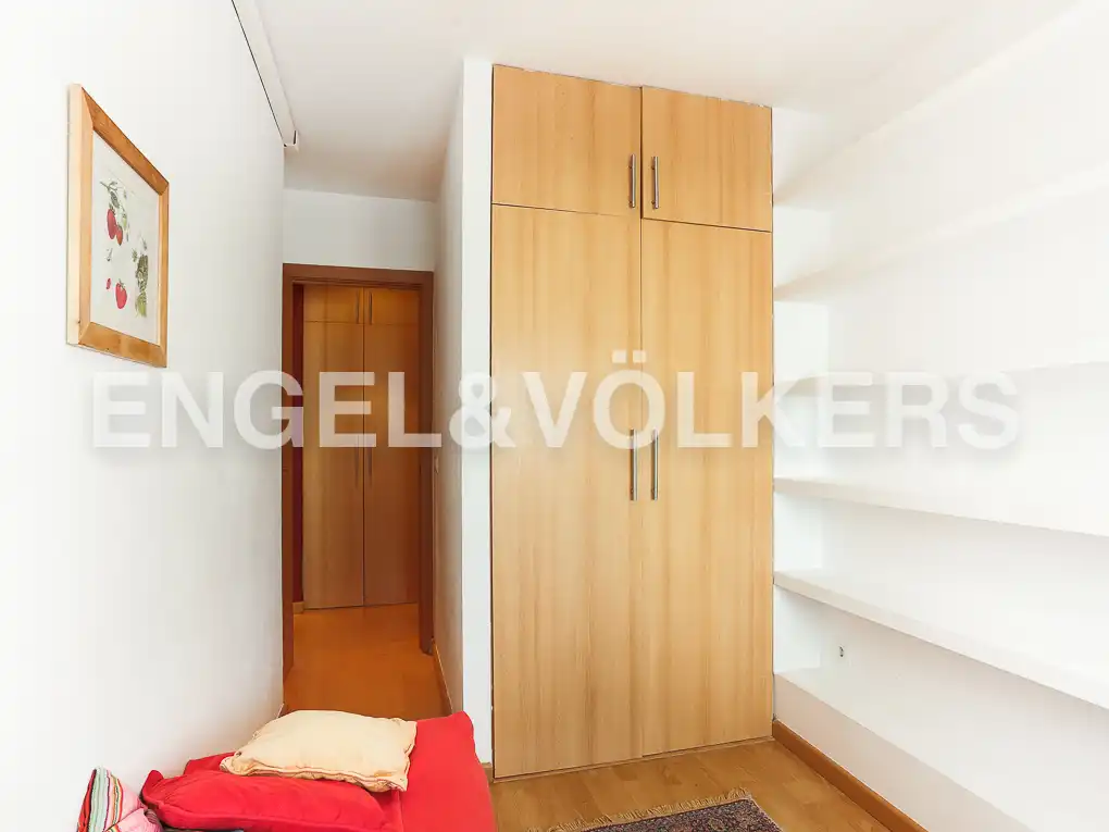 Schlafzimmer von Wohnung zur Miete in Valencia mit Klimaanlage, Heizung und Parkett