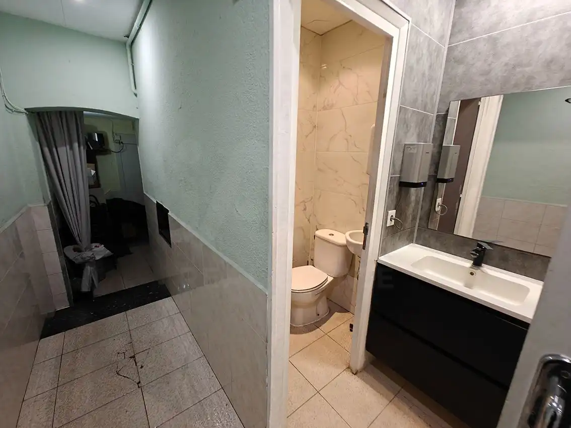 Badezimmer von Geschaftsraum zur Miete in Barcelona