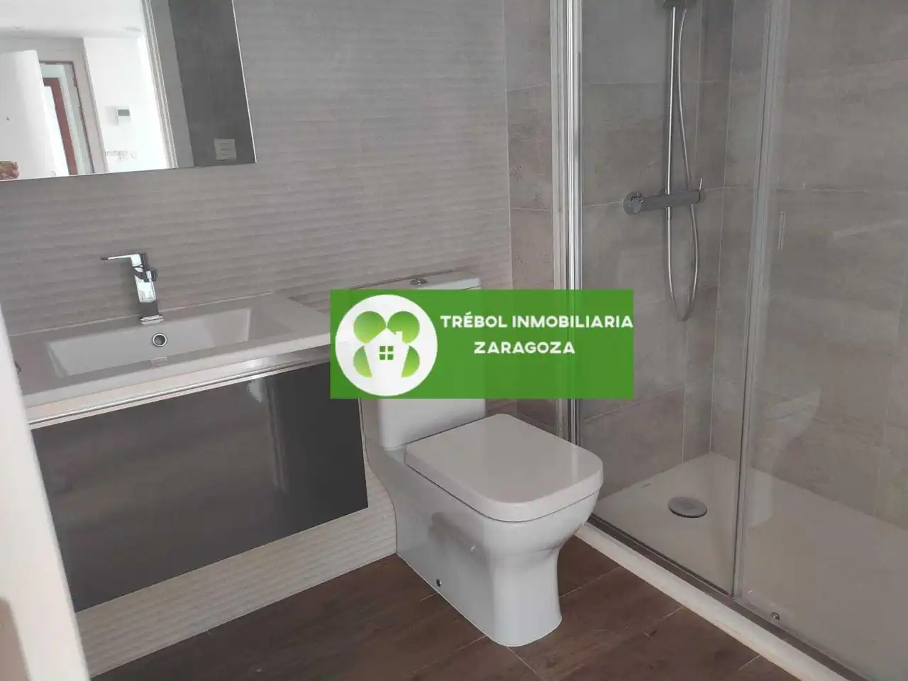 Baño de Piso en venta en Cadrete con Aire acondicionado, Calefacción y Terraza