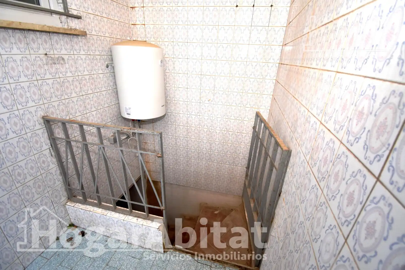Bany de Pis en venda en Catarroja amb Terrassa