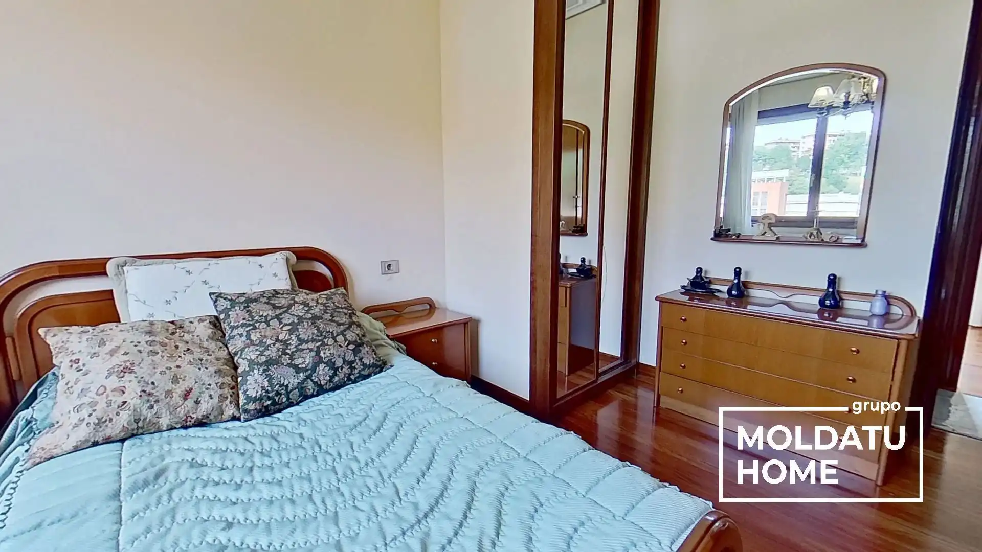 Schlafzimmer von Wohnung zum Verkauf in Barakaldo  mit Heizung, Terrasse und Abstellraum