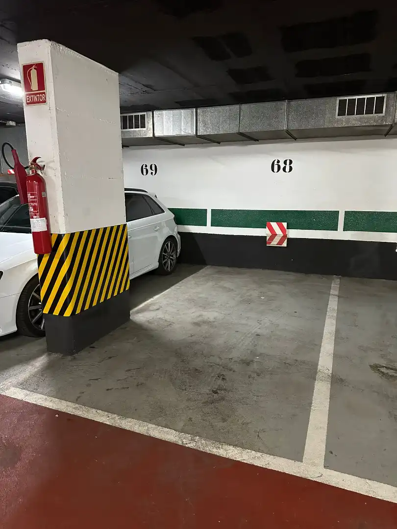 Einzelparkplatz mit Aufzug zur Miete in Carrer del Consell de Cent, imagen 2