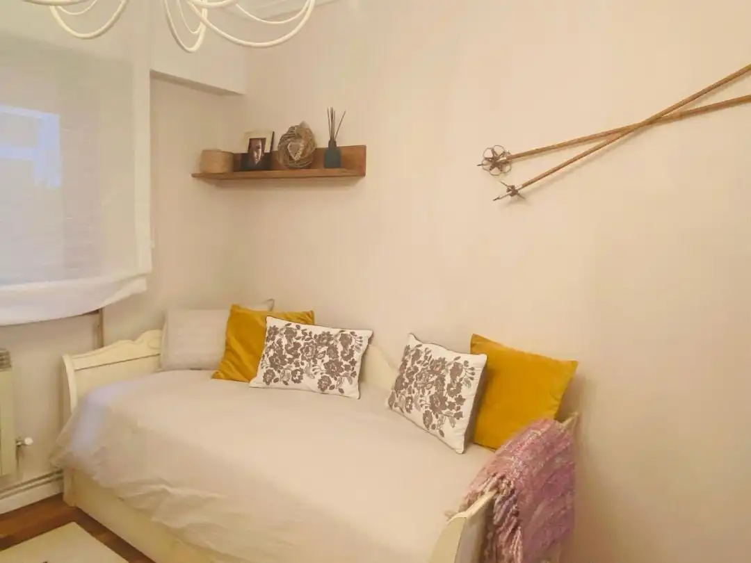 Habitación de Piso de alquiler en Ezcaray con Calefacción, Terraza y Balcón
