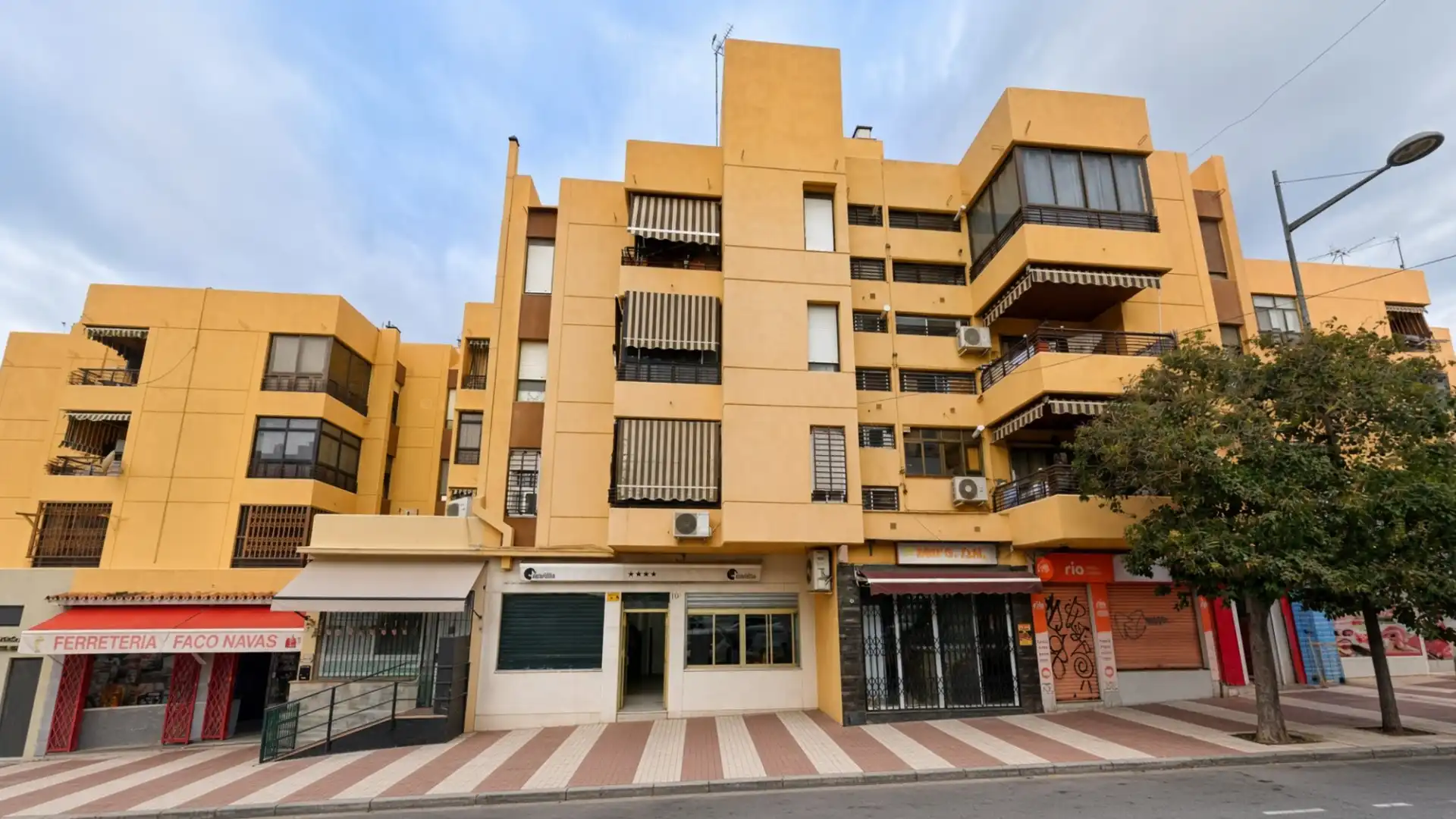 Ground floor with lift for sale in Marbella Centro