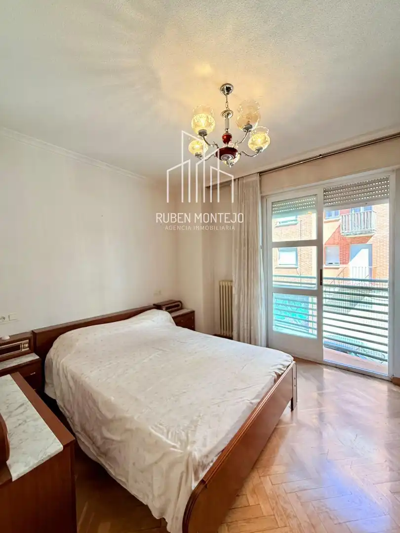 Habitación de Apartamento en venta en Garrido