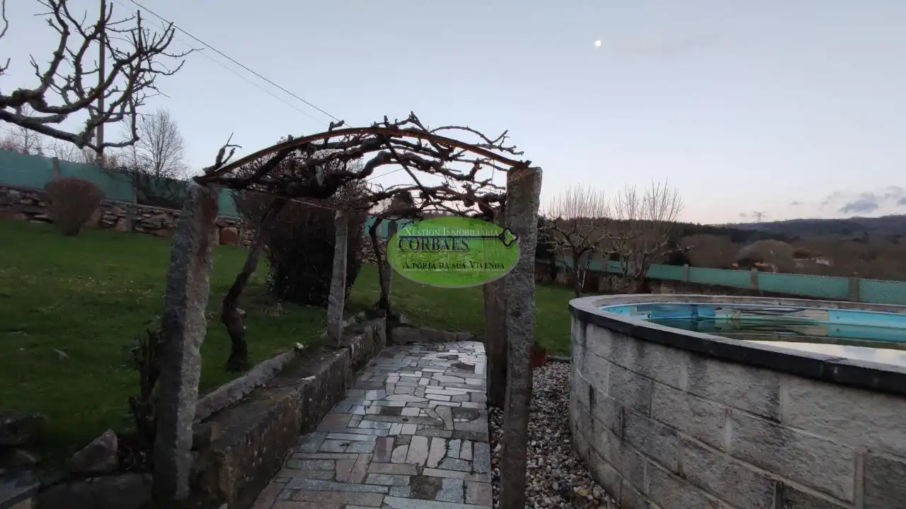Piscina de Casa o xalet en venda en Paderne de Allariz amb Calefacció, Jardí privat i Parquet