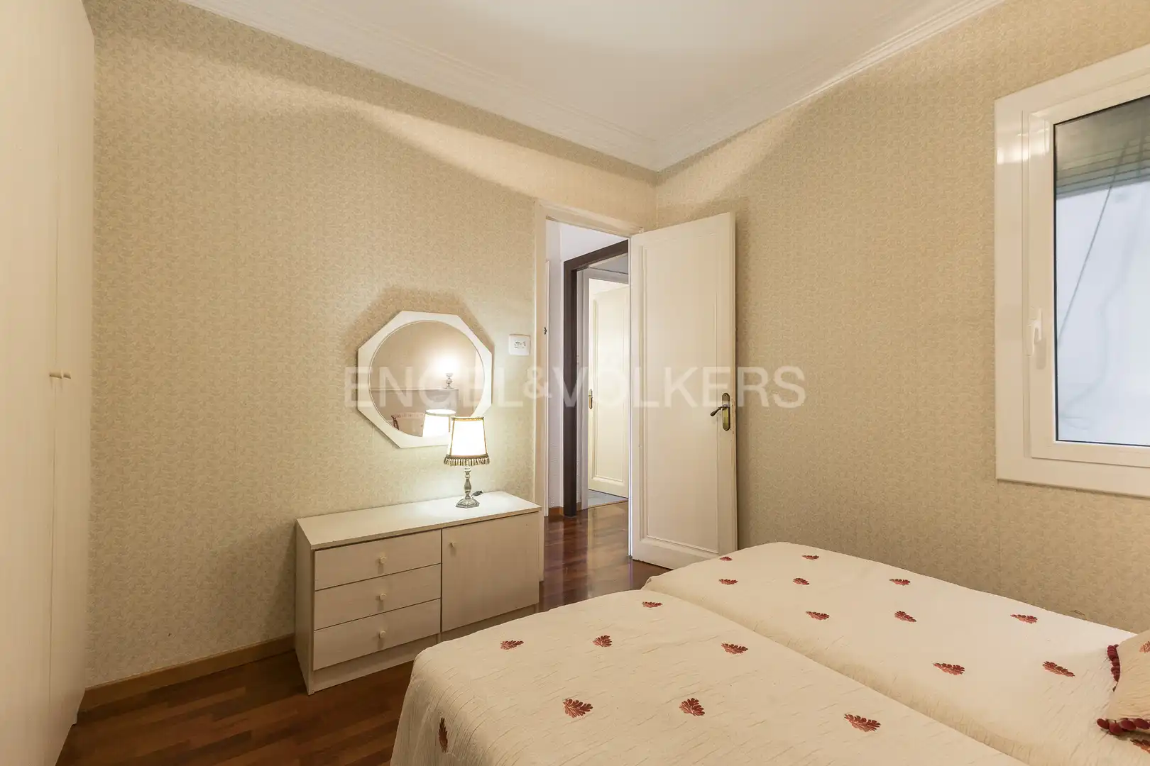 Bedroom of Flat for sale in Barcelona  with Heating, Parquet flooring and Furnished