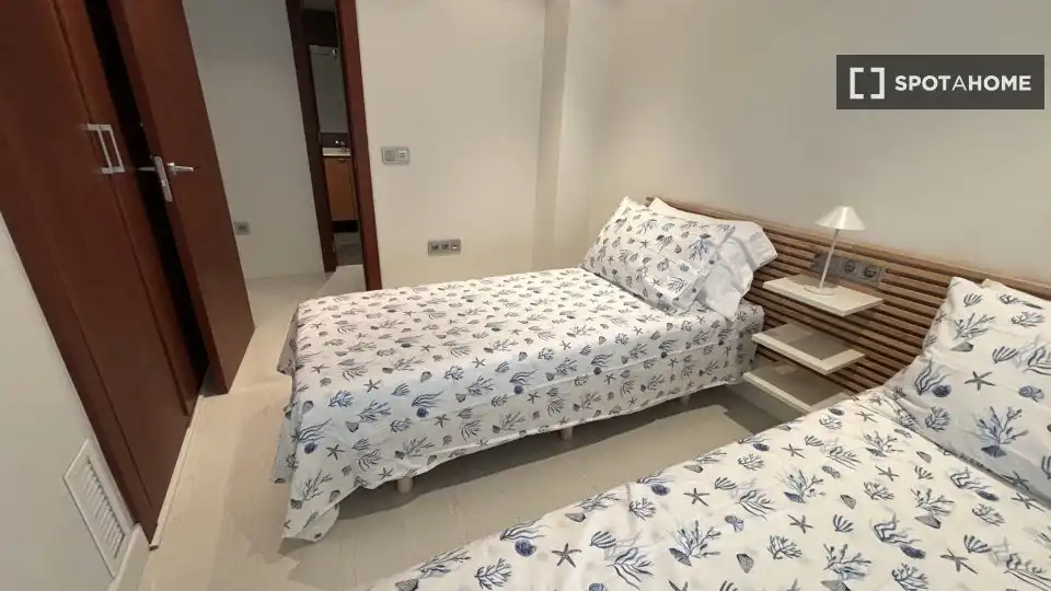 Habitación de Apartamento para compartir en Sitges con Aire acondicionado, Terraza y Amueblado