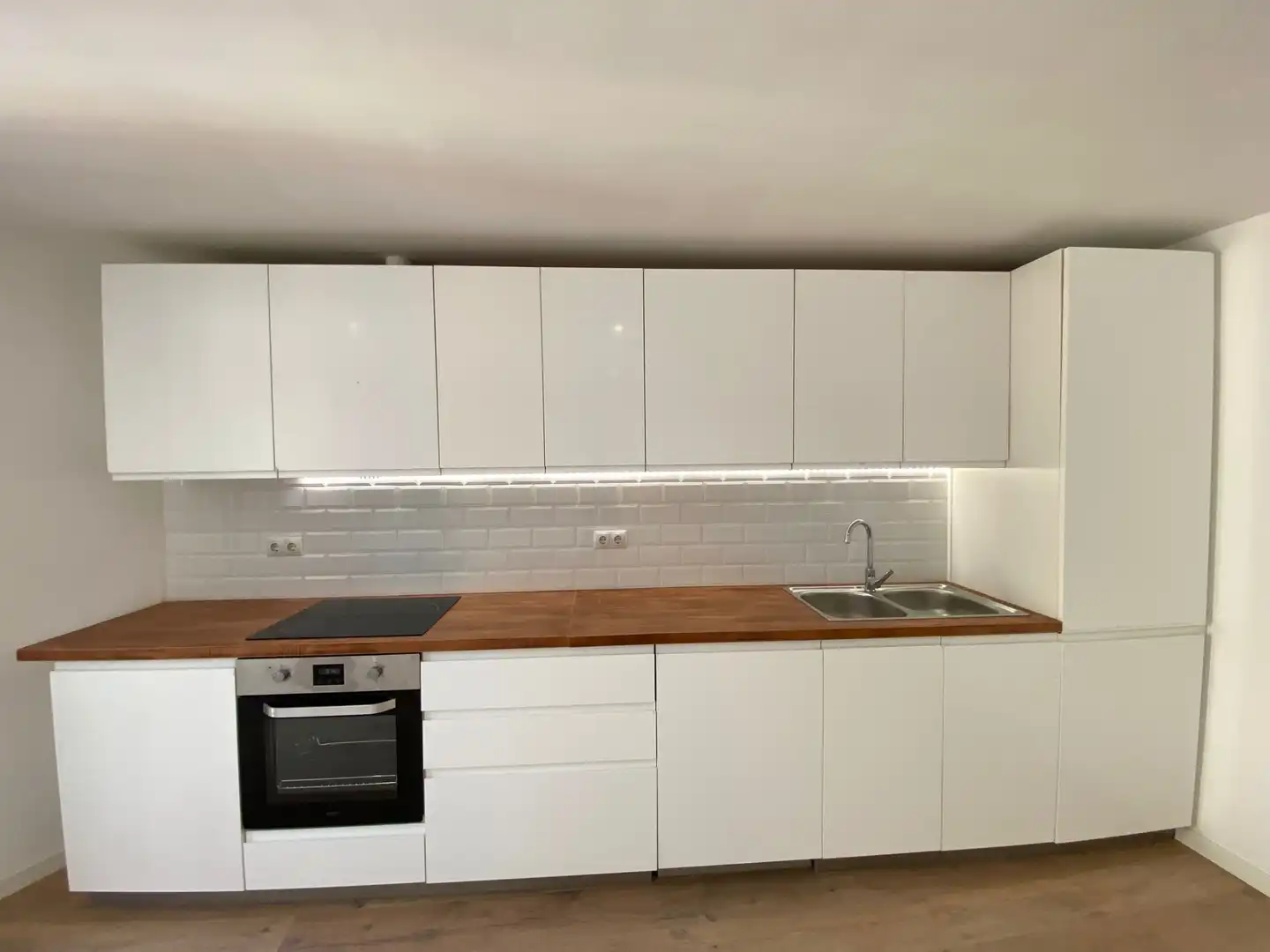 Cocina de Piso en venta en Barcelona con Parquet y Horno