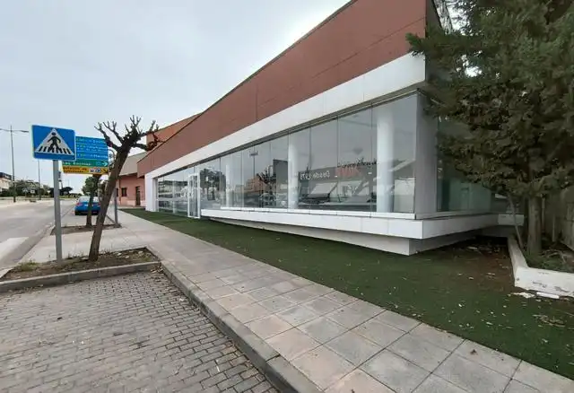Local comercial en venda a Carretera Gijón-Sevilla 126