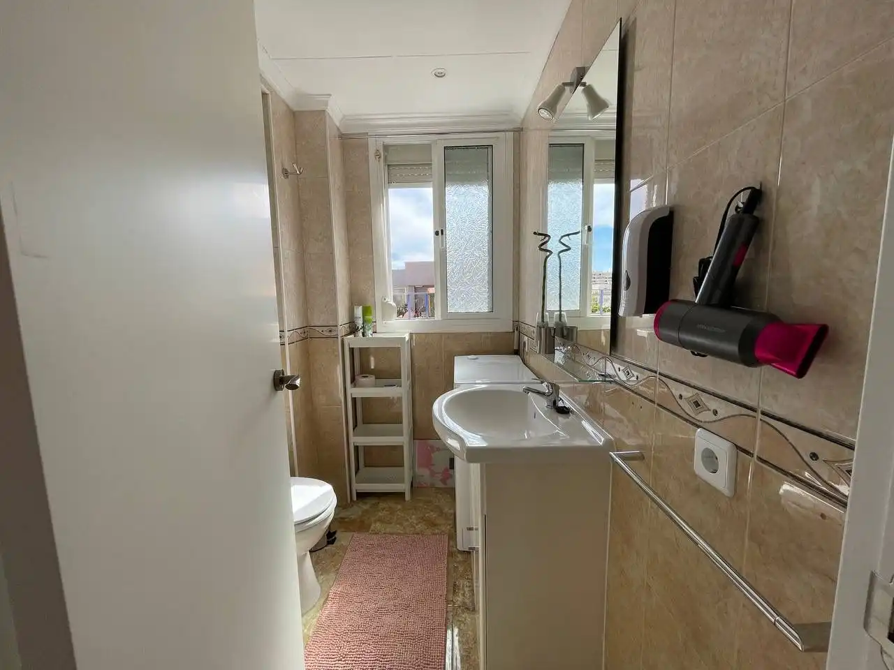 Baño de Estudio en venta en Torremolinos con Aire acondicionado, Calefacción y Piscina comunitaria