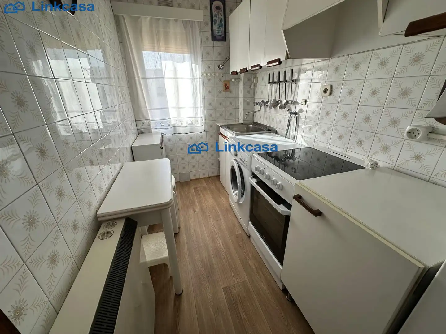 Kitchen of Flat for sale in Madrid  with Heating, Parquet flooring and Terrace