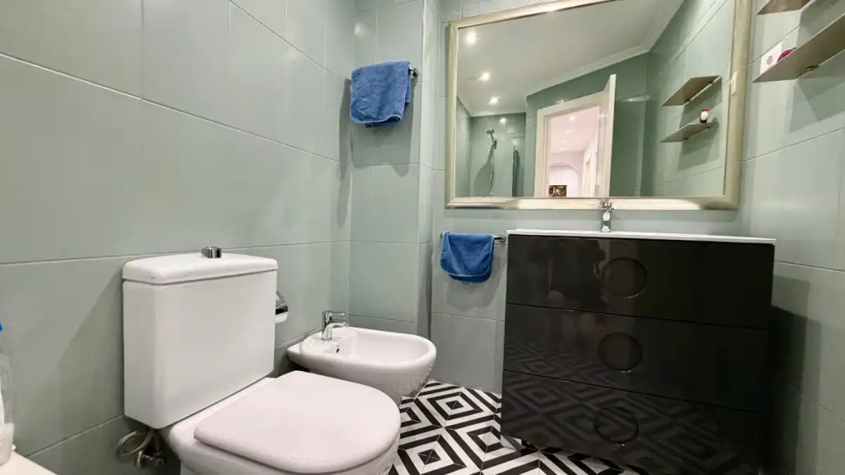 Badezimmer von Wohnung zum Verkauf in Getxo  mit Heizung, Terrasse und Internet