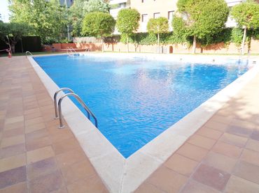 Flat with pool for sale in Arxiu