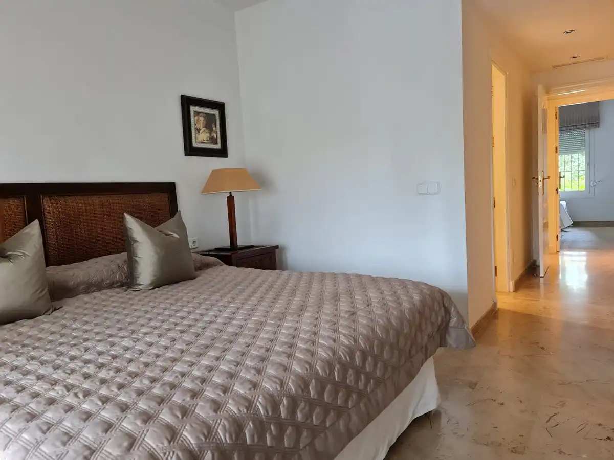 Habitatge amb piscina en venda a Nueva Andalucía, imagen 5