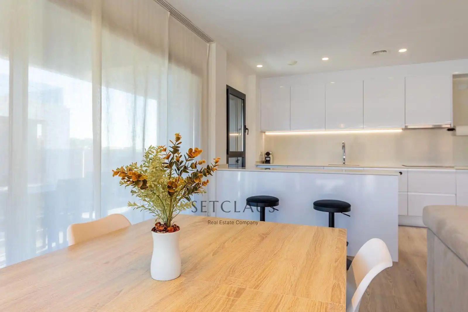 Kitchen of Flat for sale in El Masnou  with Air Conditioner, Heating and Terrace