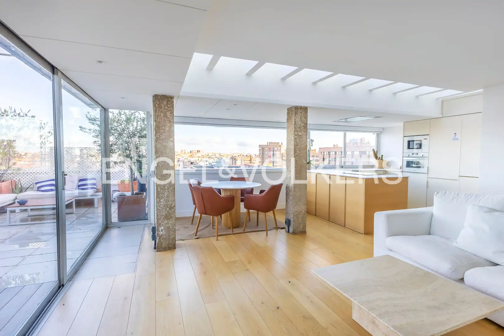 Außenansicht von Dachboden zur Miete in Madrid mit Klimaanlage, Heizung und Terrasse