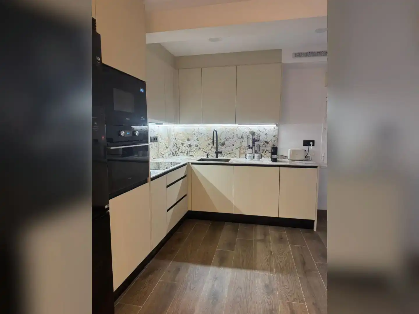 Cuina de Pis per a compartir en Langreo amb Parquet i Moblat