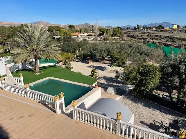 Vista exterior de Casa o xalet en venda en Alicante / Alacant amb Aire condicionat, Calefacció i Jardí privat
